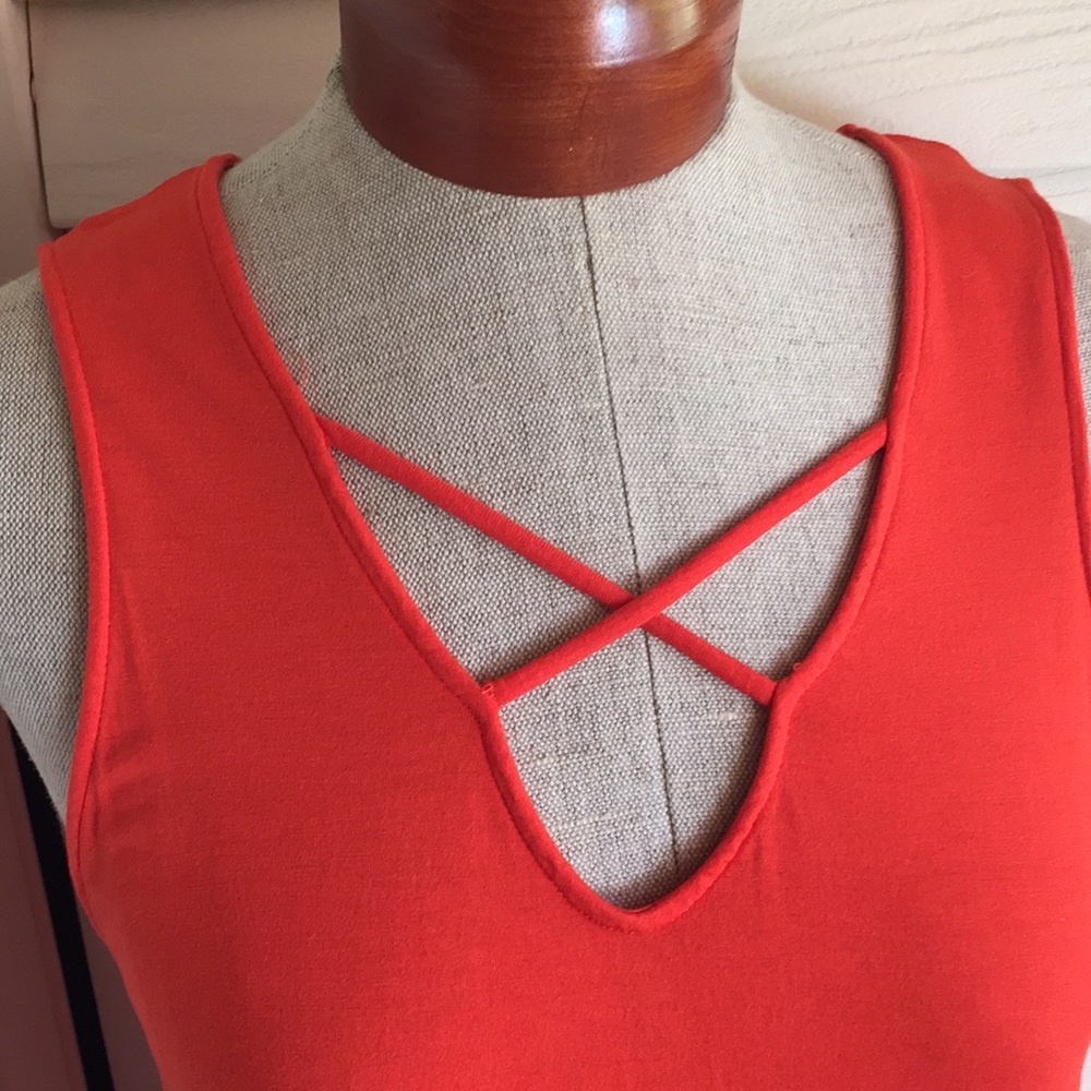 Medium Old Navy sleeveless top - Picture 2 of 5